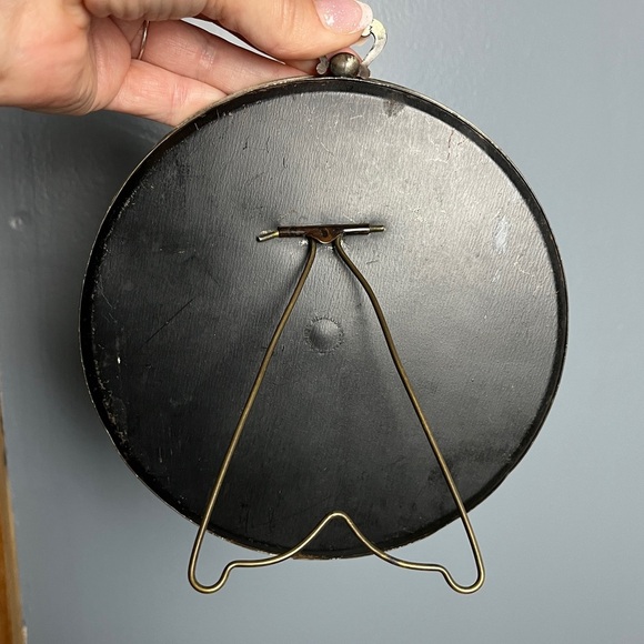 Antique Tintype Victorian Baby Photo in Ornate Round Picture Frame - Picture 3 of 14